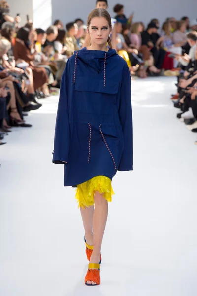 Look 12